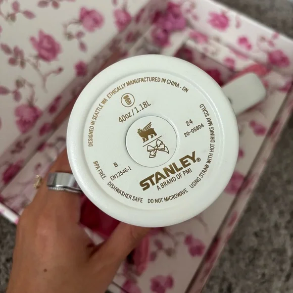 Stanley Pink and White Insulated Water Bottle - Picture 5 of 8